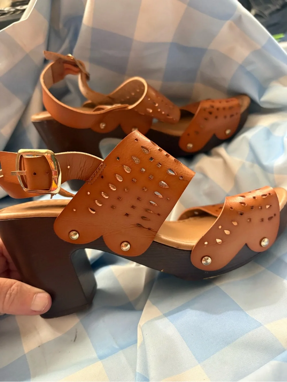 Altared State Women’s Tan Leather Cutout Platform Sandals SZ 8 Crafted.3”Heels